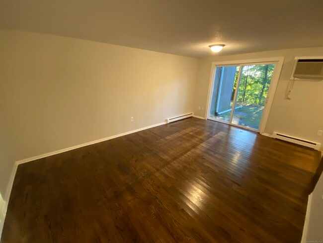 property at 32 Old Foxon Rd