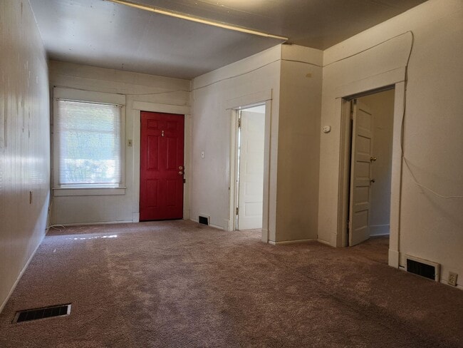 1011 Billy Frank Jr. St in Bellingham, WA - Building Photo - Building Photo