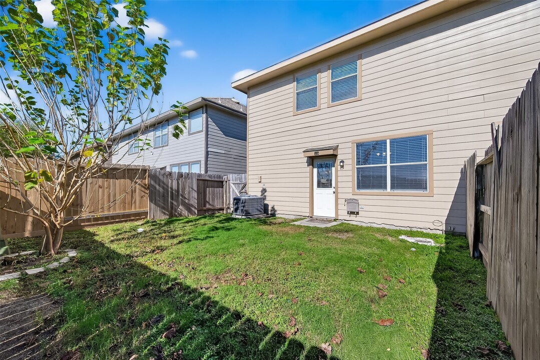 3218 Pearl Bluff Ln in Houston, TX - Foto de edificio