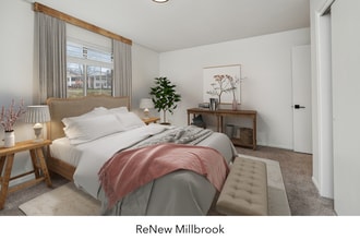 ReNew Millbrook in Grand Rapids, MI - Foto de edificio - Building Photo