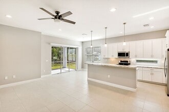 2913 River Run Wy in Bradenton, FL - Building Photo - Building Photo
