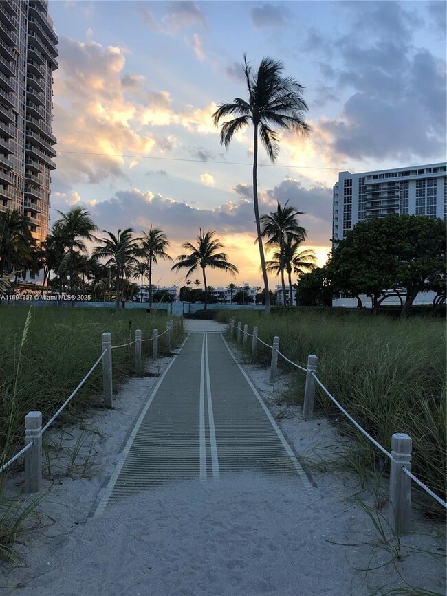 10240 Collins Ave in Bal Harbour, FL - Building Photo - Building Photo