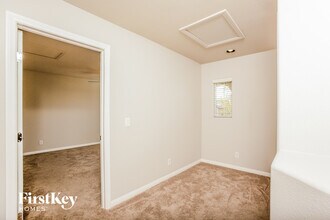 10550 W Gilmore Ave in Las Vegas, NV - Building Photo - Building Photo