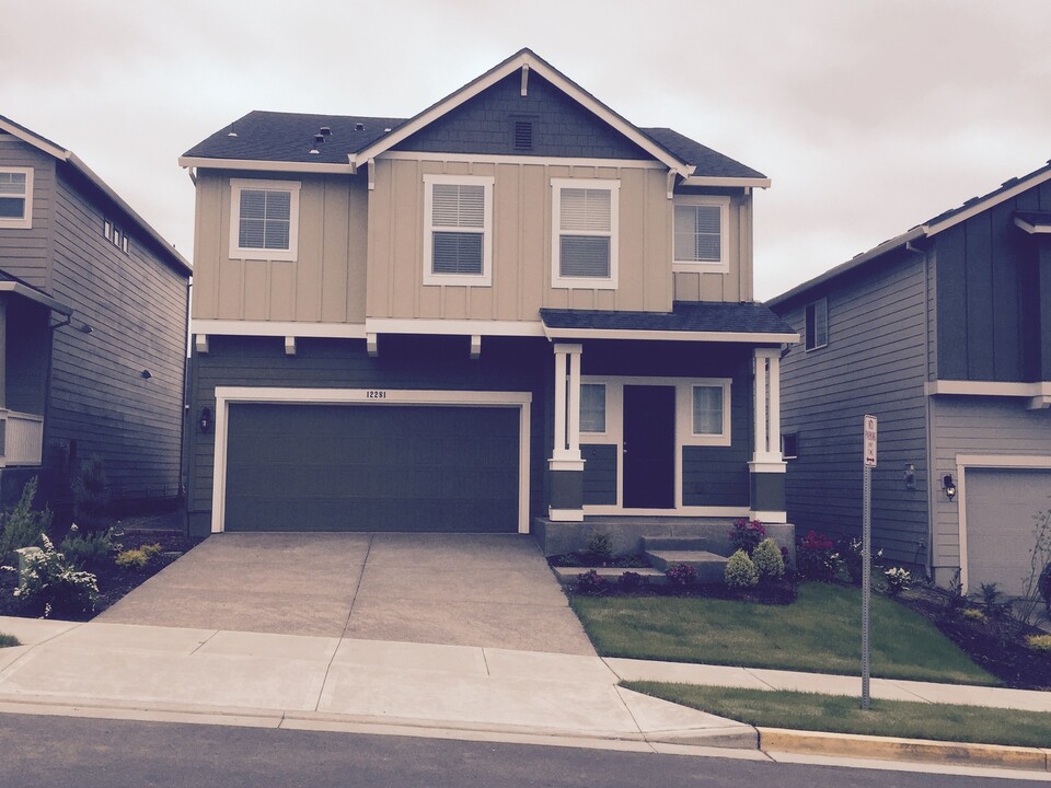 12281 SE Olympic St in Happy Valley, OR - Building Photo