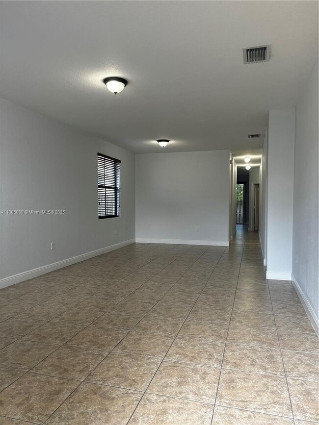 9780 NW 8th St in Miami, FL - Building Photo - Building Photo