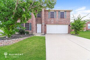 8003 Mosstree Dr in Arlington, TX - Building Photo