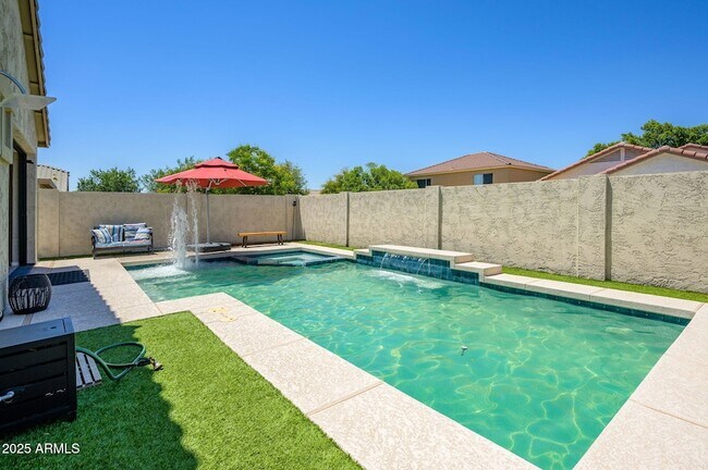 6608 W Saguaro Park Ln in Glendale, AZ - Building Photo - Building Photo