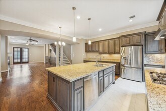 7231 Laguna Villas in Houston, TX - Building Photo - Building Photo