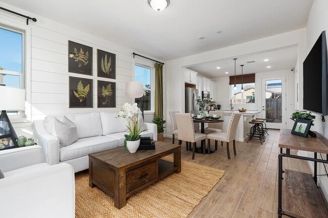 6623 E Crimson Dr in Fresno, CA - Building Photo - Building Photo