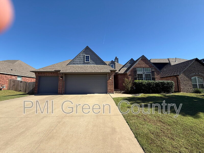 4581 S 202nd E Ave in Broken Arrow, OK - Building Photo