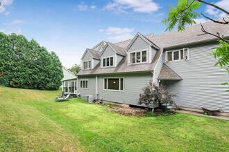 11 Harbor Ridge Rd in South Burlington, VT - Building Photo - Building Photo