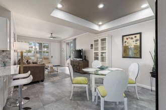 401 El Cielo Rd, Unit 73 in Palm Springs, CA - Building Photo - Building Photo