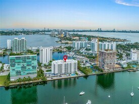 7928 West Dr in North Bay Village, FL - Building Photo