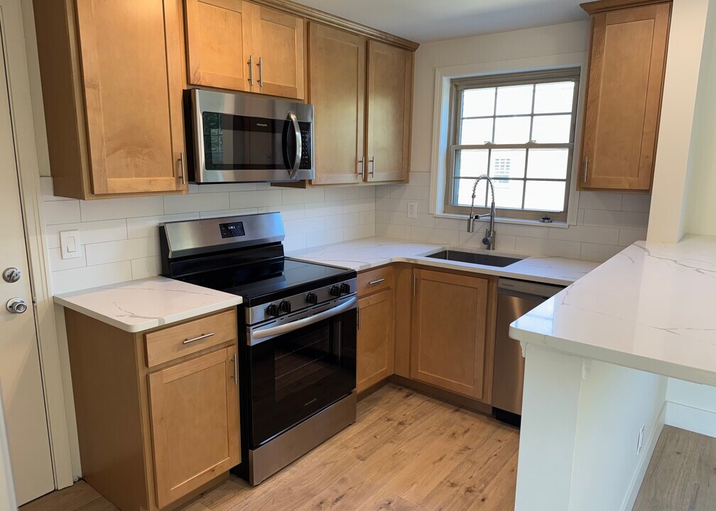 Bernhardt Heights in Buffalo, NY - Building Photo