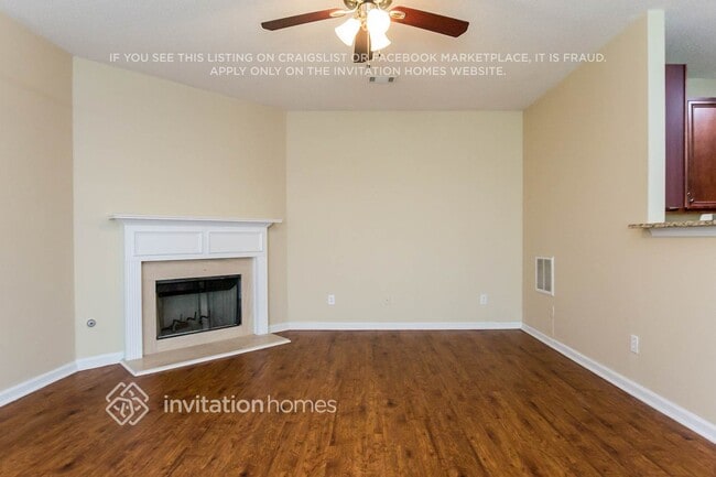 7062 Cavender Dr SW in Atlanta, GA - Foto de edificio - Building Photo