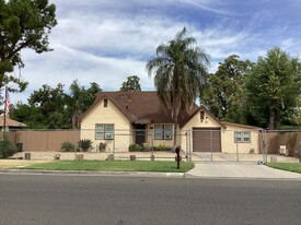 4789 E Hedges Ave in Fresno, CA - Foto de edificio - Building Photo