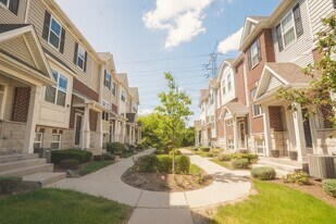 1114 Evergreen Ave in Des Plaines, IL - Building Photo