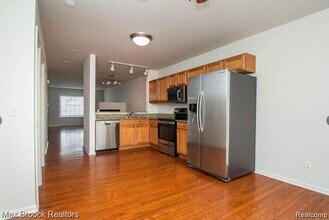 1404 Raliegh Pl in Troy, MI - Building Photo - Building Photo