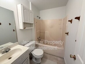 201 Crystal Ln in Sulphur, LA - Building Photo - Building Photo