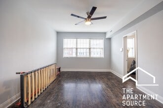 2551 W Fullerton Ave in Chicago, IL - Building Photo - Building Photo