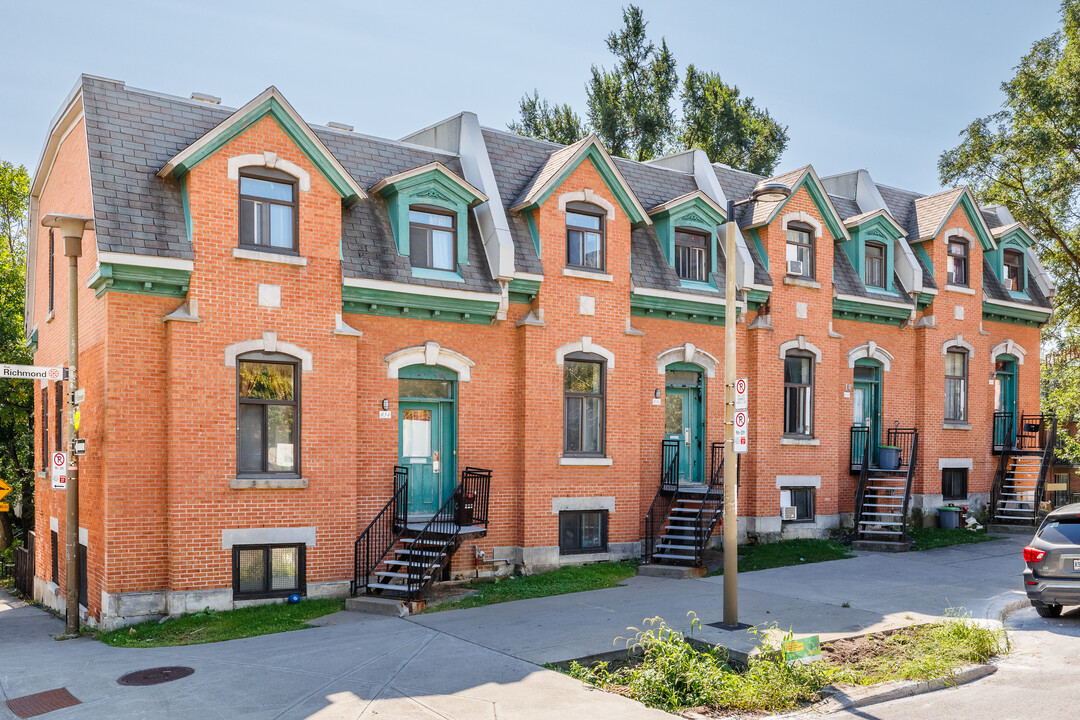 Richmond Apt in Montréal, QC - Building Photo