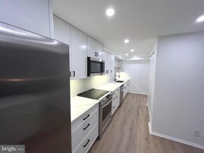 7720 Tremayne Pl in McLean, VA - Building Photo - Building Photo