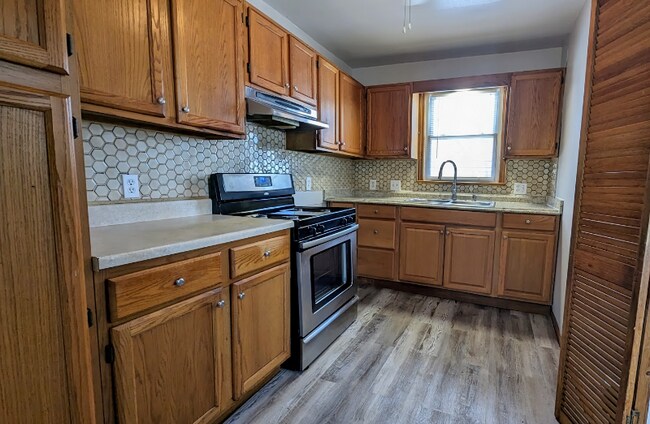 4107 Flora Ave in Kansas City, MO - Foto de edificio - Building Photo