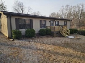 256 Oakvale Dr in Easley, SC - Building Photo