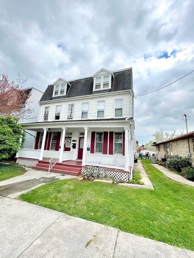 property at 1424 W Philadelphia St