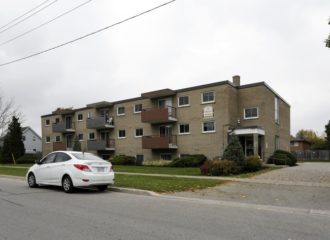 Fieldcrest Apartments in Barrie, ON - Building Photo - Building Photo