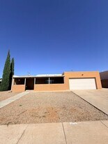 525 Duchess Dr in Sierra Vista, AZ - Building Photo