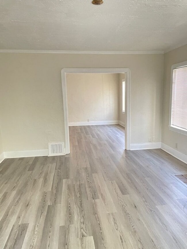 833 Brockhurst St in Oakland, CA - Building Photo - Building Photo