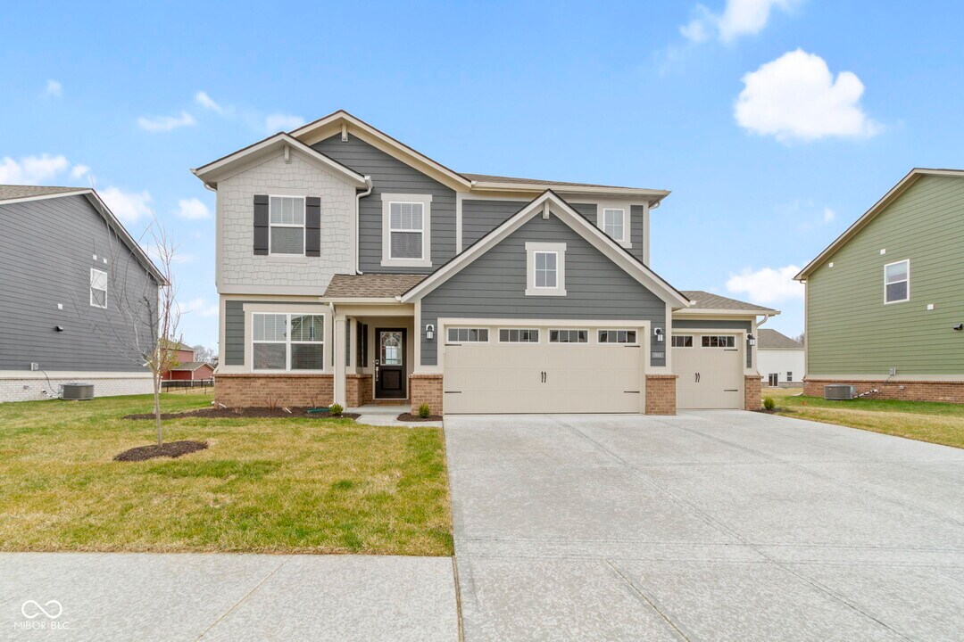 19441 Beruna Way in Westfield, IN - Building Photo