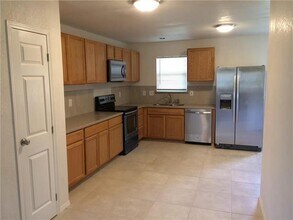 600 Pacific St E in Honey Grove, TX - Building Photo - Building Photo