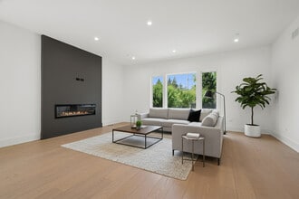 9214 Washington St in Niles, IL - Building Photo - Building Photo