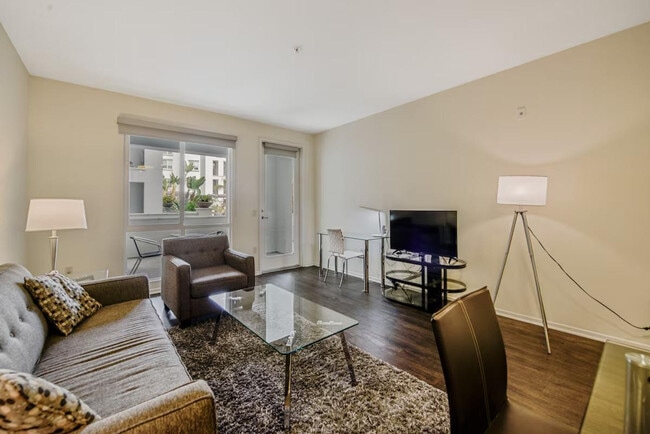 10635 Calle Mar De Mariposa in San Diego, CA - Building Photo - Building Photo