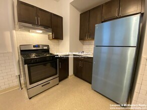 83 Winchester St, Unit 2 in Brookline, MA - Building Photo - Building Photo