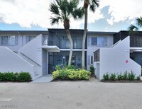 4084 Northlight Dr in Naples, FL - Foto de edificio - Building Photo