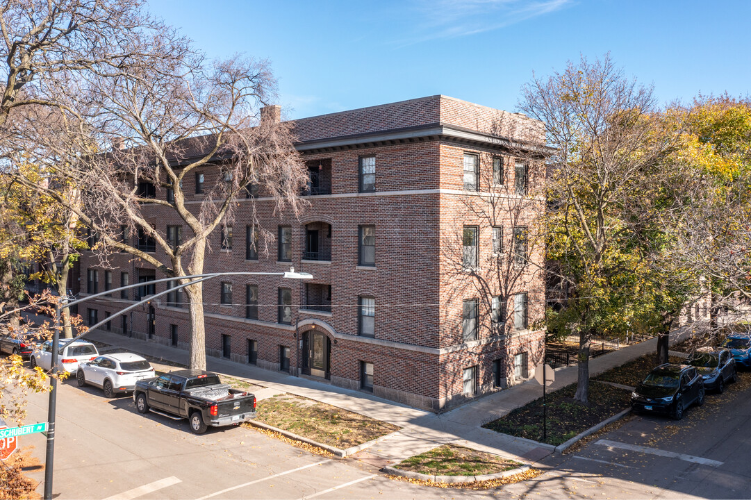 2701 N Wilton Ave in Chicago, IL - Foto de edificio