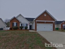 556 Scarlet Leaf Ln. in Oakboro, NC - Building Photo