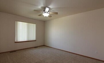 145 Jefferson St in North Liberty, IA - Building Photo - Building Photo