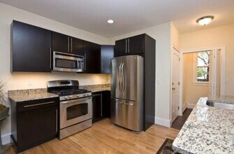 21 Marion Rd, Unit 1 in Belmont, MA - Building Photo - Building Photo