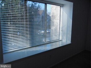 4510B Aberdeen Dr in Mount Laurel, NJ - Building Photo - Building Photo