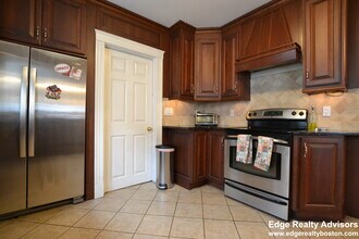 57 Hobart St in Boston, MA - Building Photo - Building Photo