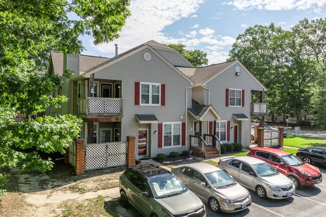 Daybreak Condominiums in Newport News, VA - Building Photo - Building Photo