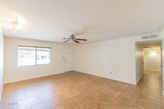 13234 N 38th Pl in Phoenix, AZ - Building Photo - Building Photo