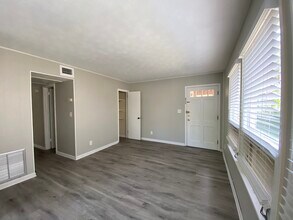 3221 Herschel Street, Unit 2 in Jacksonville, FL - Foto de edificio - Building Photo