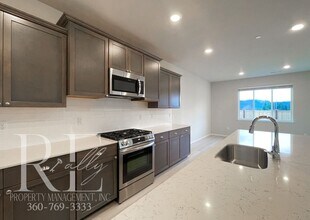 1278 Panoramic Lp in Bremerton, WA - Building Photo - Building Photo