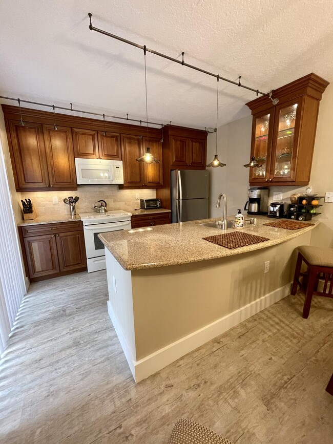 property at 2531 25th Ct