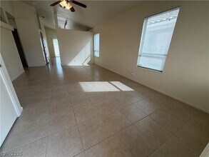 3932 Copper Glen St in Las Vegas, NV - Building Photo - Building Photo